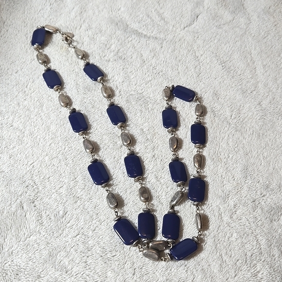 Jewelry - Vintage bead necklace silver and blue tone